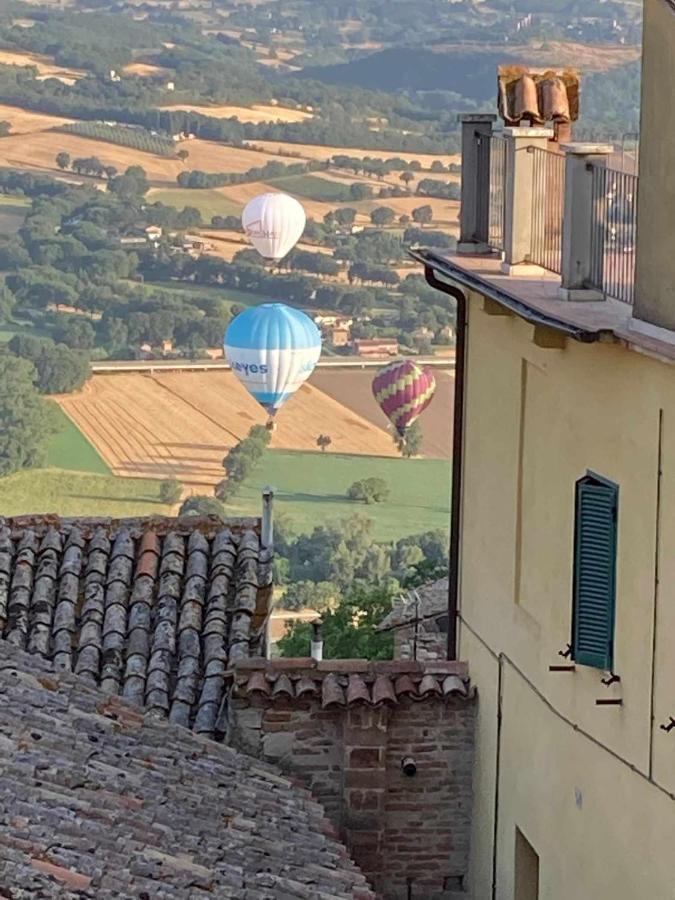 Todi Centro - Le Terrazze Di San Fortunatoアパートメント エクステリア 写真