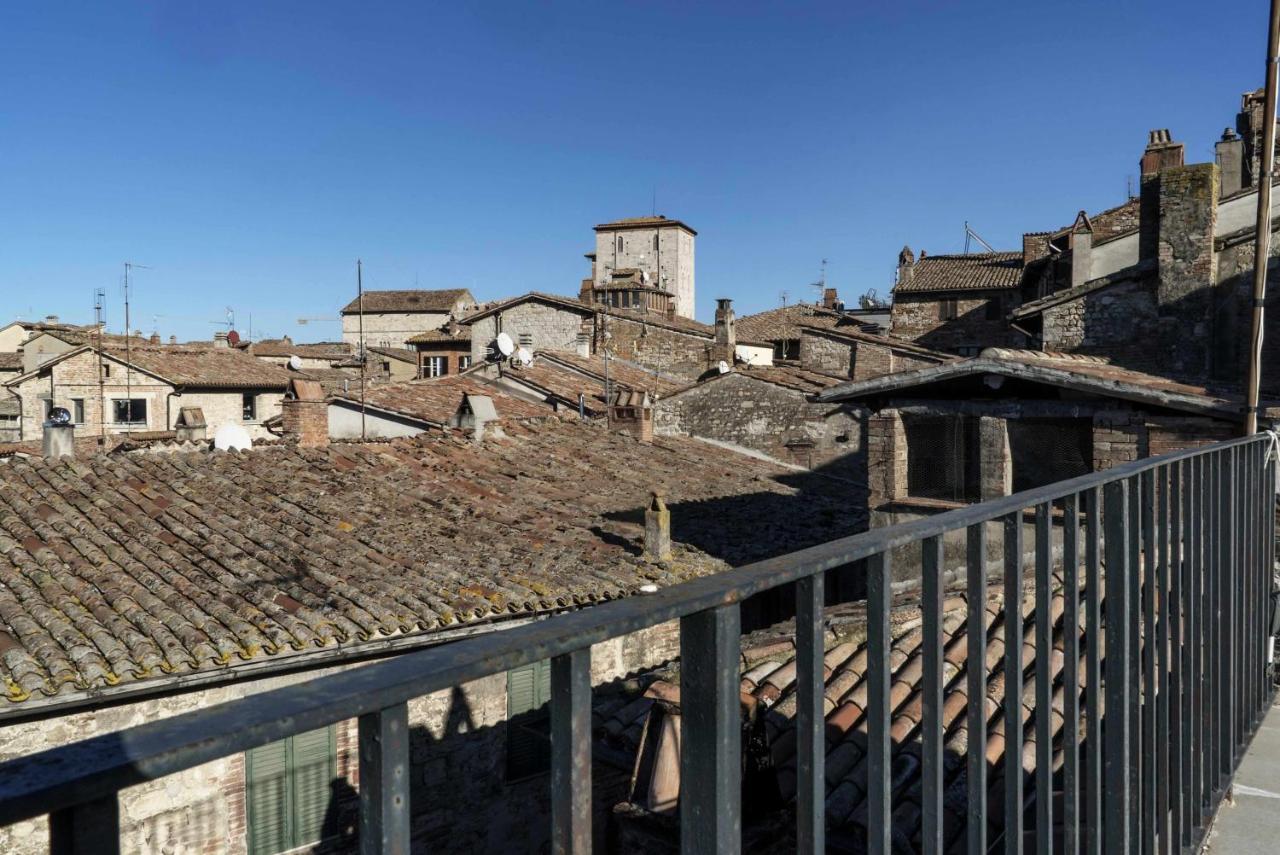 Todi Centro - Le Terrazze Di San Fortunatoアパートメント エクステリア 写真